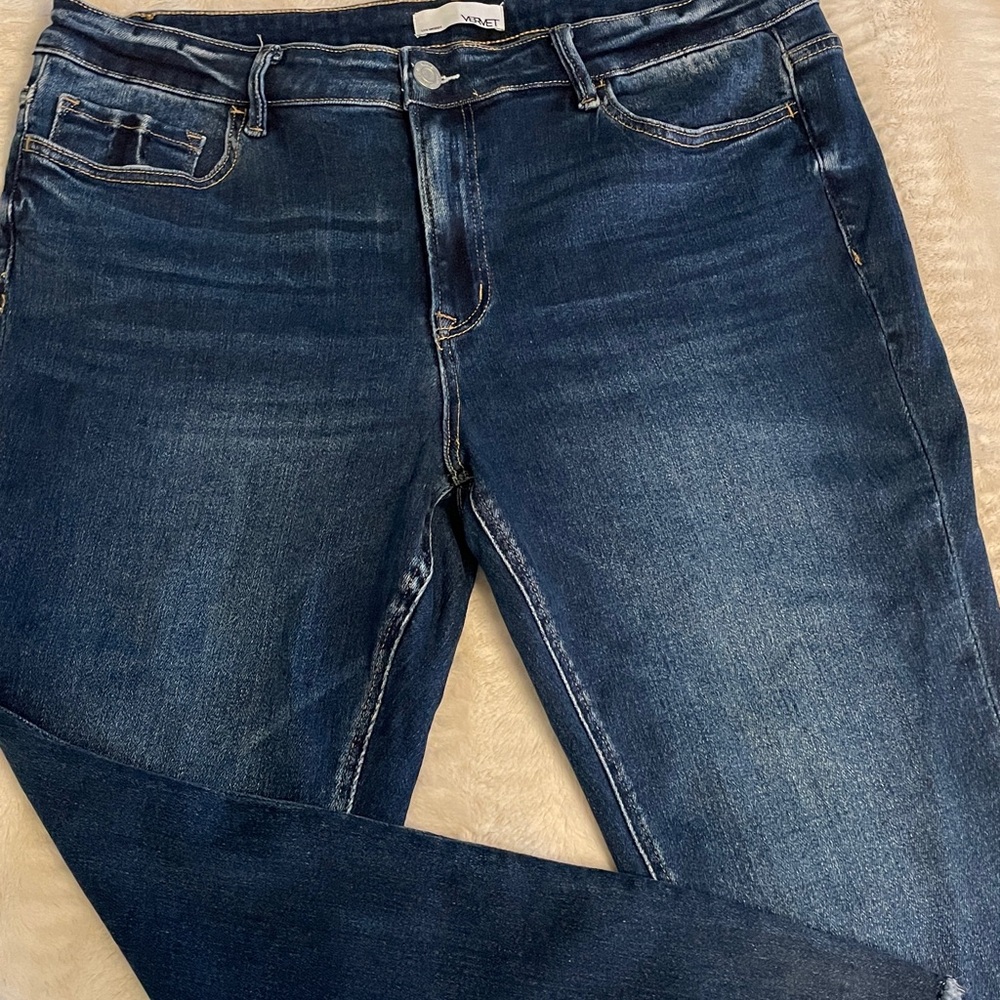 Vervet Dark Wash Size 18 5 Pocket Jean Raw Hem Ankle No Stains or Flaws - Picture 5 of 8